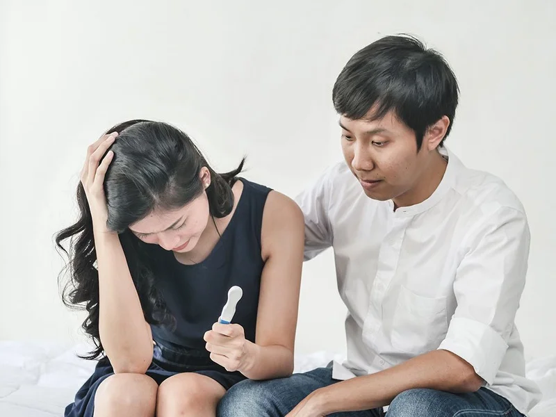 Cưới lâu không có con là dấu hiệu rõ ràng nhất về việc hiếm muộn của hai vợ chồng - Nguồn ảnh: Internet