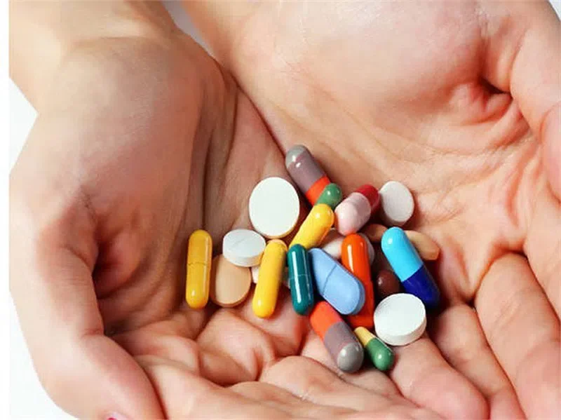 Lạm dụng thuốc kháng sinh có thể tạo ra ảnh hưởng tạm thời đến khả năng sinh sản - Nguồn ảnh: Internet