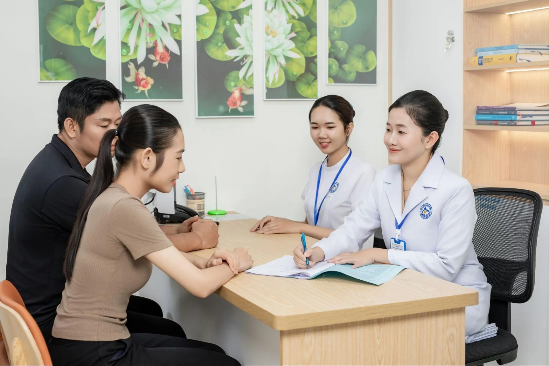 Tái khám cùng bác sĩ để tìm ra nguyên nhân