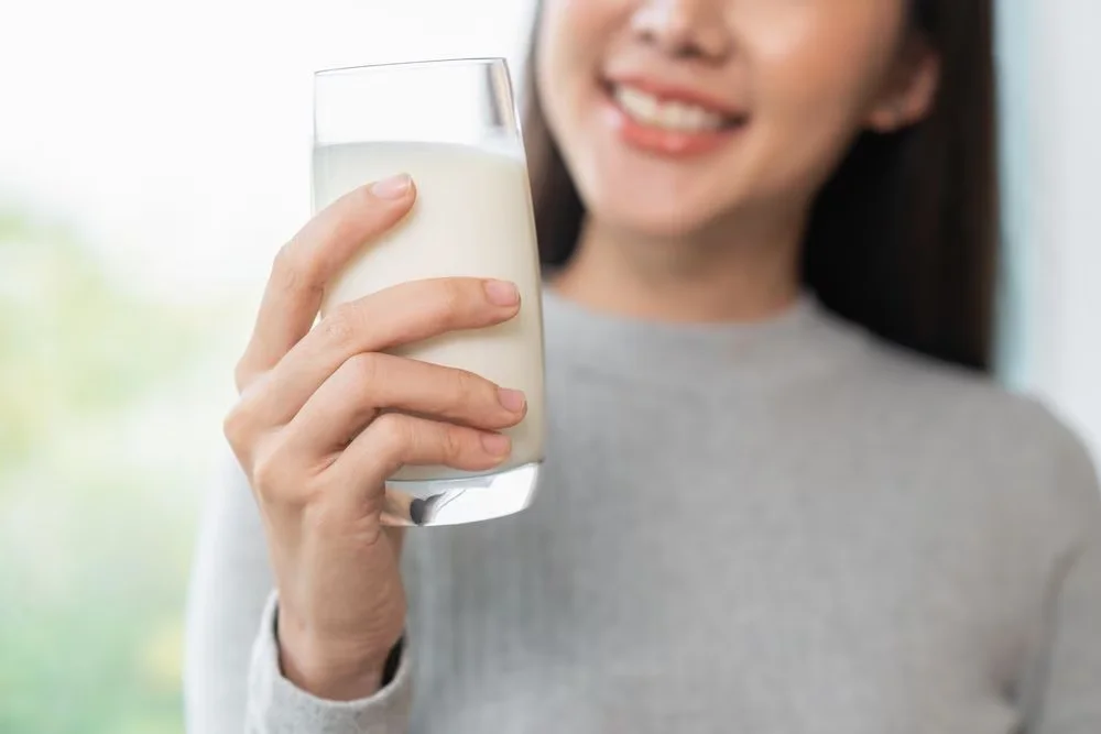 Uống sữa đậu nành không gây vô sinh, nhưng để phát huy lợi ích tối đa và đảm bảo an toàn, bạn cần sử dụng đúng cách, đúng liều lượng - Nguồn ảnh: Internet