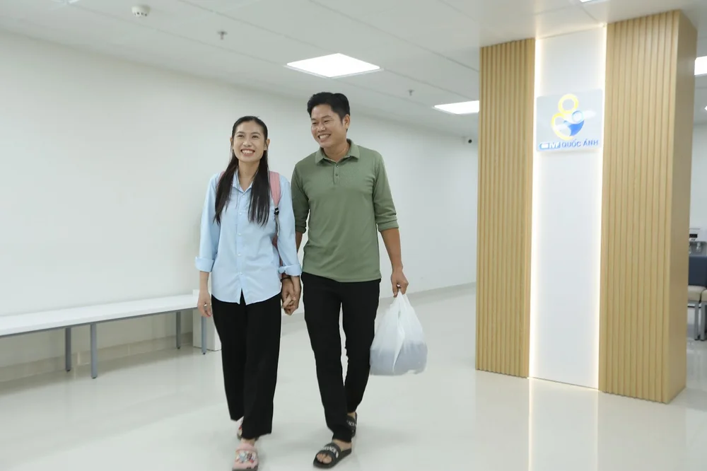 Ăn mặc đơn giản sẽ giúp cặp đôi thoải mái khi thăm khám