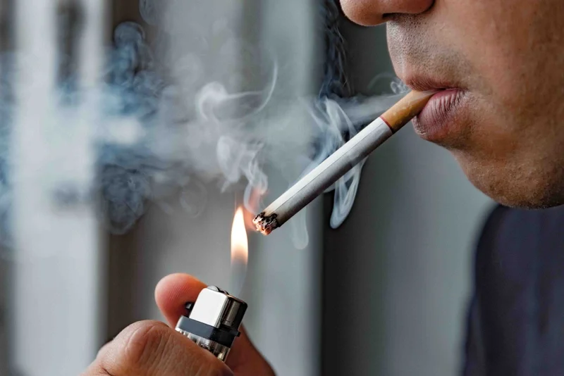 Khói thuốc lá có thể ảnh hưởng xấu đến sức khoẻ sinh sản nam giới