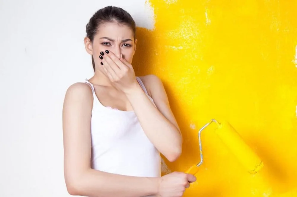 Khám phá sự thật: Hít mùi sơn có bị vô sinh không?