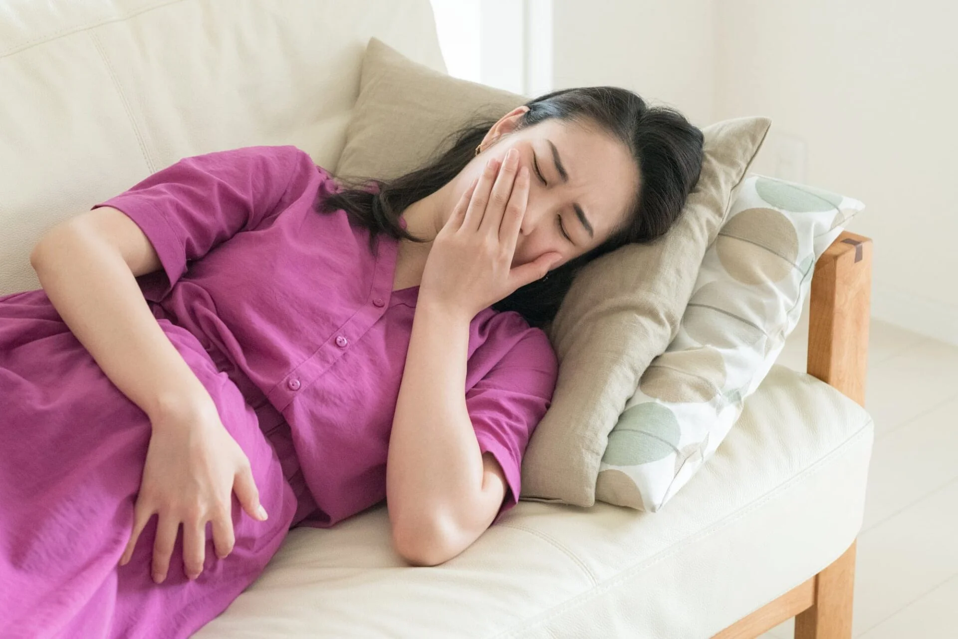 Mẹ bầu nên đến gặp bác sĩ nếu có bất thường về sức khoẻ